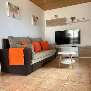 https://garza-attic-house.in-canary-islands.com